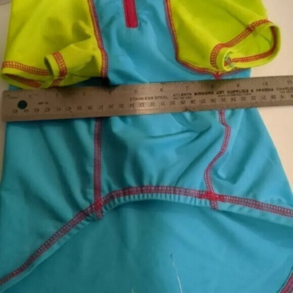 Cooling vest with UV protection 